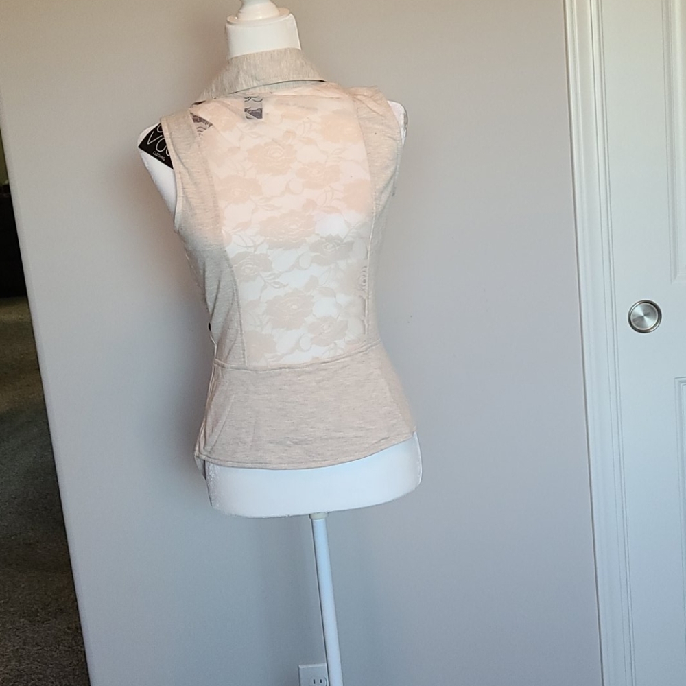 Vest - Picture 2 of 2
